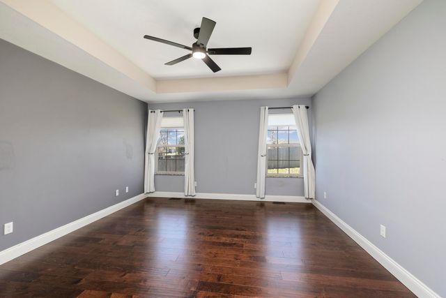 1261 S Erika Avenue, Springfield, MO 65802