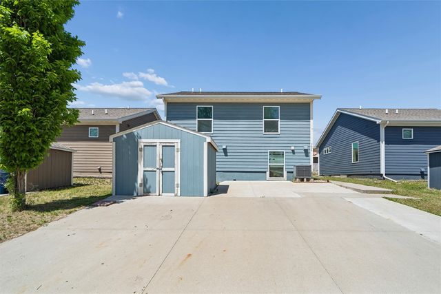 2434 Saylor Road, Des Moines, IA 50313