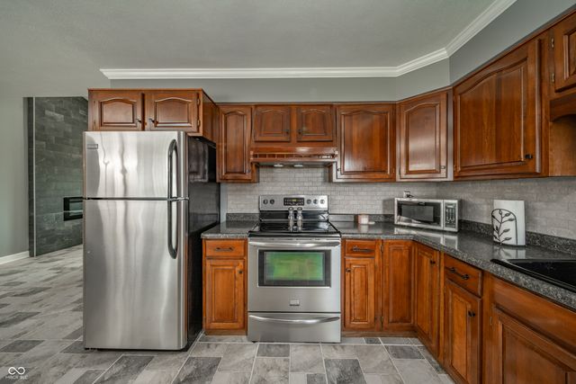 6604 Robinhood Drive, Anderson, IN 46013