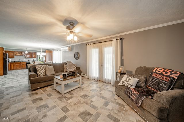 6604 Robinhood Drive, Anderson, IN 46013