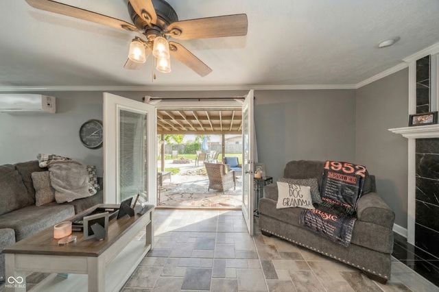 6604 Robinhood Drive, Anderson, IN 46013