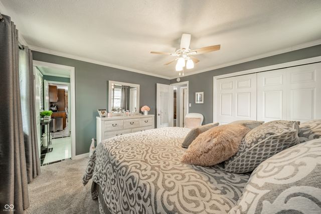 6604 Robinhood Drive, Anderson, IN 46013