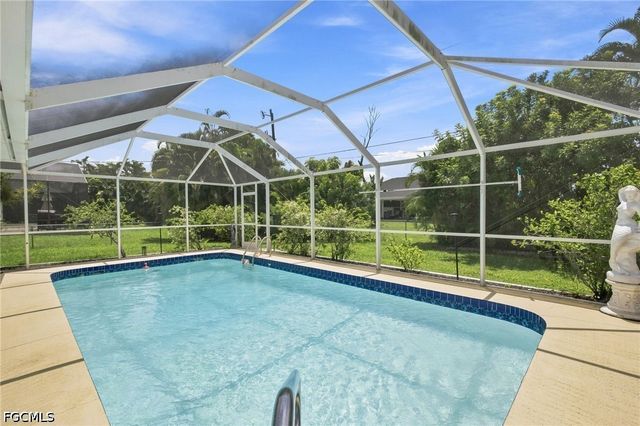 412 SW 19th LN, Cape Coral, FL 33991