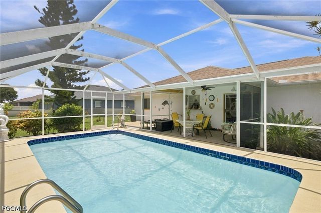 412 SW 19th LN, Cape Coral, FL 33991