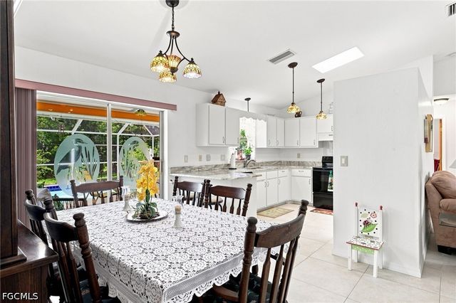 412 SW 19th LN, Cape Coral, FL 33991