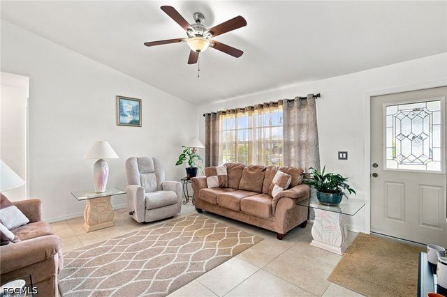 412 SW 19th LN, Cape Coral, FL 33991