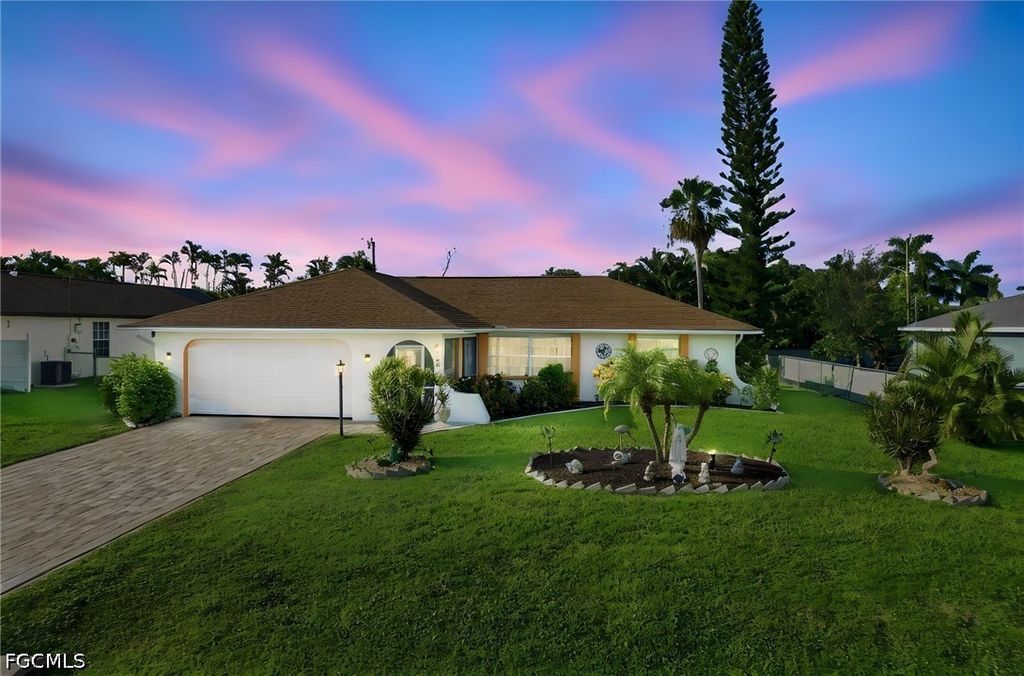 412 SW 19th LN, Cape Coral, FL 33991