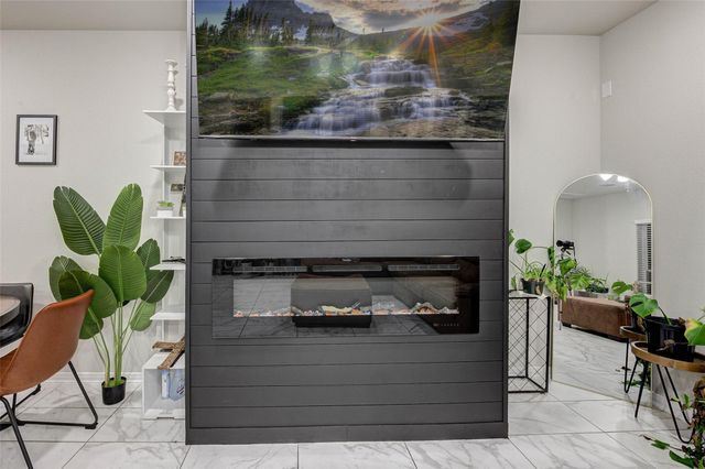 522 N 6th Street, La Porte, TX 77571