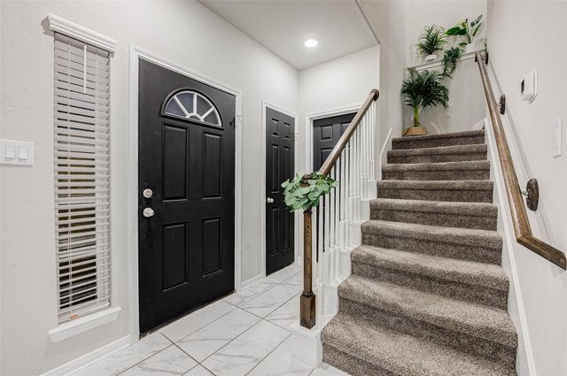 522 N 6th Street, La Porte, TX 77571