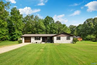 107 Pinewood Circle, Guntersville, AL 35976