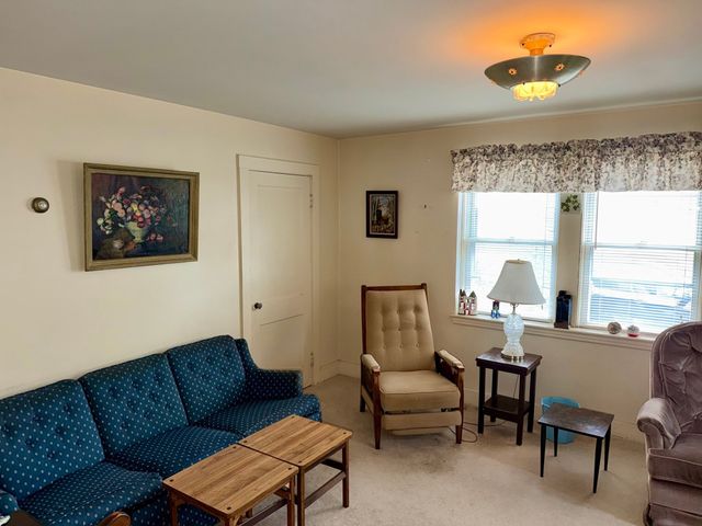 25 Lyons Ct, Watertown, MA 02472