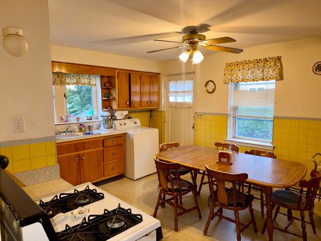 25 Lyons Ct, Watertown, MA 02472