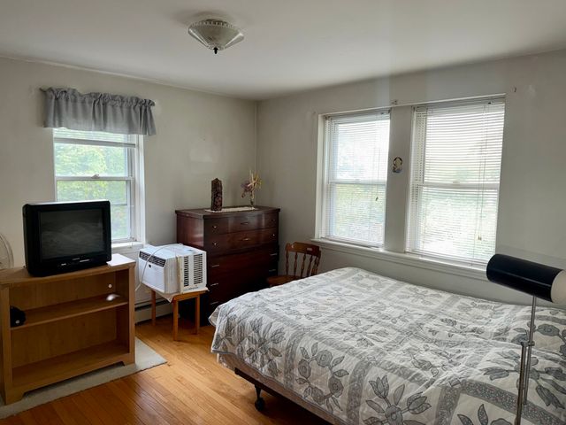 25 Lyons Ct, Watertown, MA 02472