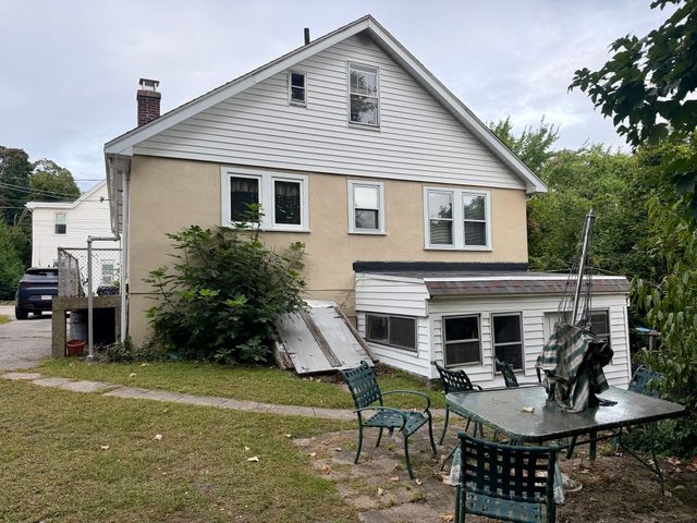 25 Lyons Ct, Watertown, MA 02472