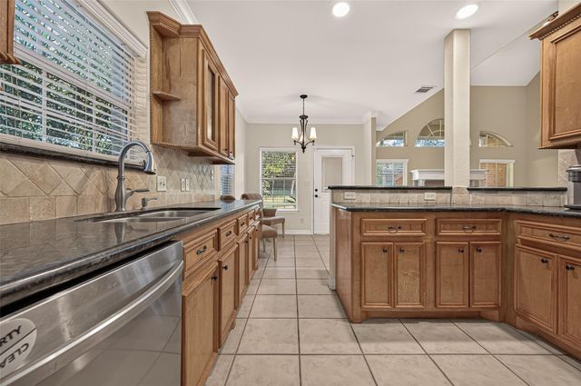 211 April Waters Drive W, Conroe, TX 77356