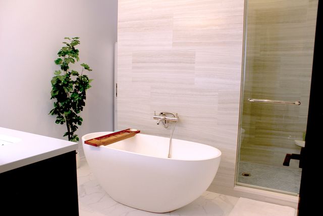 1110 W Schubert Avenue 201, Chicago, IL 60614