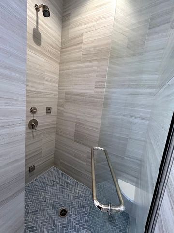 1110 W Schubert Avenue 201, Chicago, IL 60614