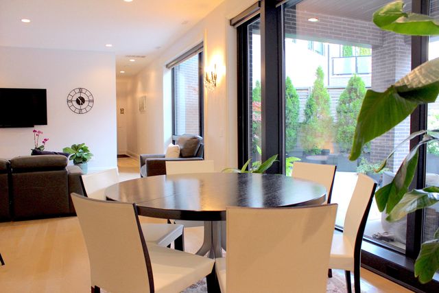 1110 W Schubert Avenue 201, Chicago, IL 60614
