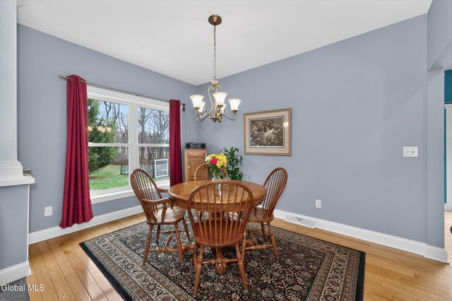 16 Woodland Drive, Schodack, NY 12033