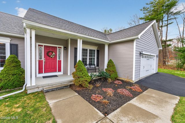 16 Woodland Drive, Schodack, NY 12033