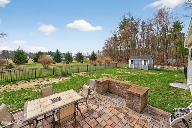 16 Woodland Drive, Schodack, NY 12033