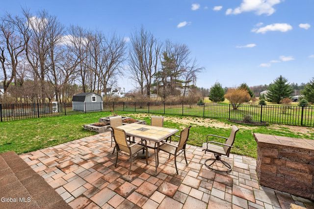 16 Woodland Drive, Schodack, NY 12033