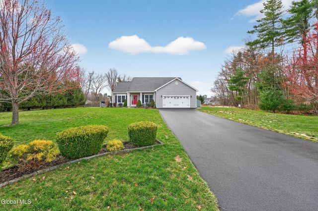 16 Woodland Drive, Schodack, NY 12033