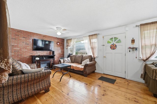 11 Mcfarlin Rd, Chelmsford, MA 01824