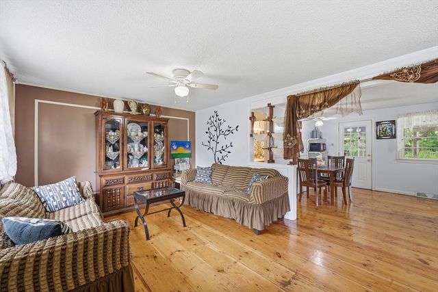 11 Mcfarlin Rd, Chelmsford, MA 01824