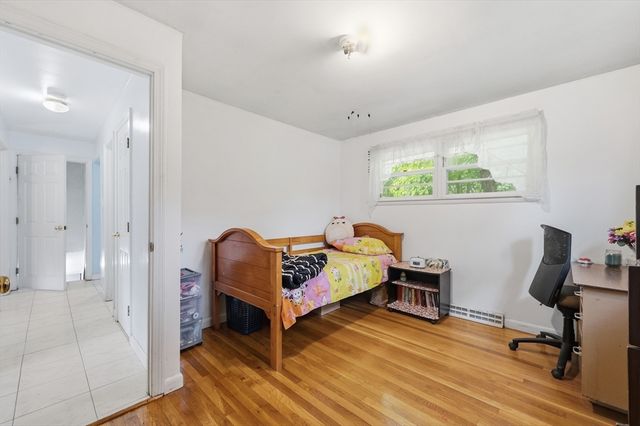 11 Mcfarlin Rd, Chelmsford, MA 01824