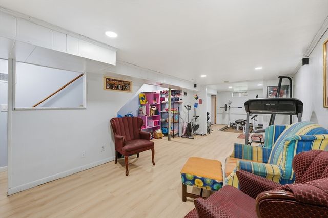 11 Mcfarlin Rd, Chelmsford, MA 01824