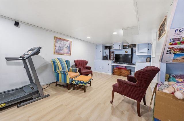11 Mcfarlin Rd, Chelmsford, MA 01824