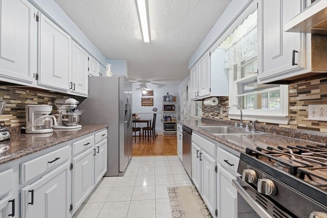 11 Mcfarlin Rd, Chelmsford, MA 01824