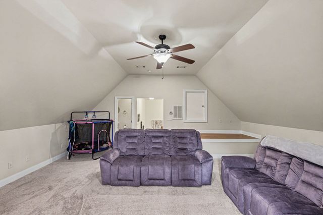 1213 Lake Marie Rd, Gallatin, TN 37066