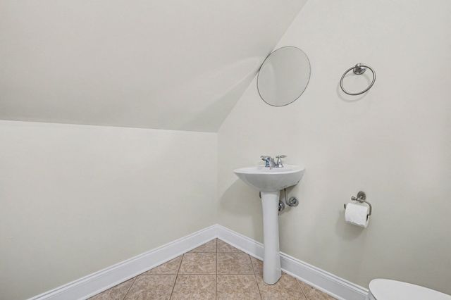 1213 Lake Marie Rd, Gallatin, TN 37066