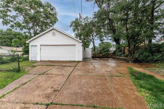 6559 Marmaduke Avenue, St Louis, MO 63139