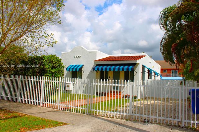 2253 SW 10th St, Miami, FL 33135