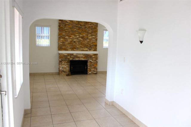 2253 SW 10th St, Miami, FL 33135