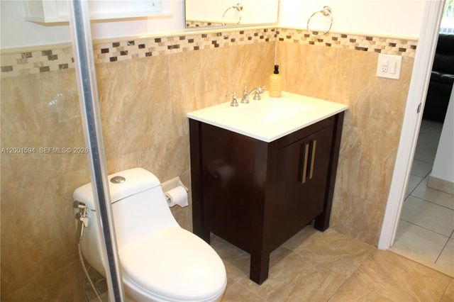 2253 SW 10th St, Miami, FL 33135