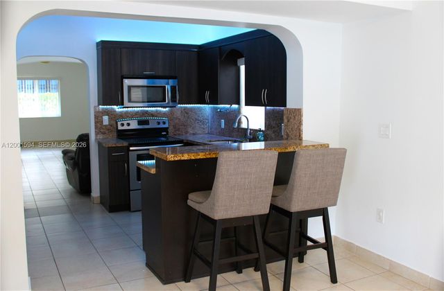 2253 SW 10th St, Miami, FL 33135