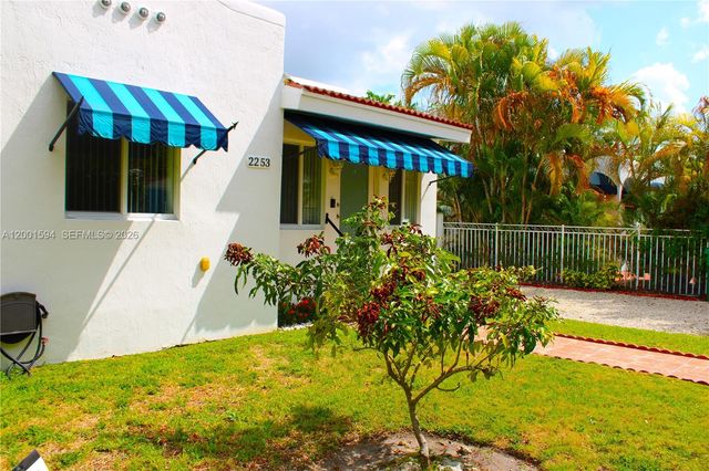 2253 SW 10th St, Miami, FL 33135