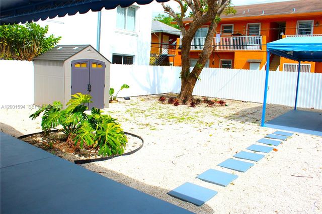 2253 SW 10th St, Miami, FL 33135