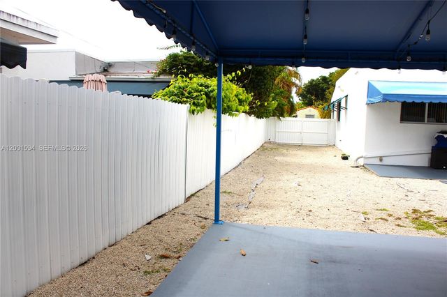 2253 SW 10th St, Miami, FL 33135