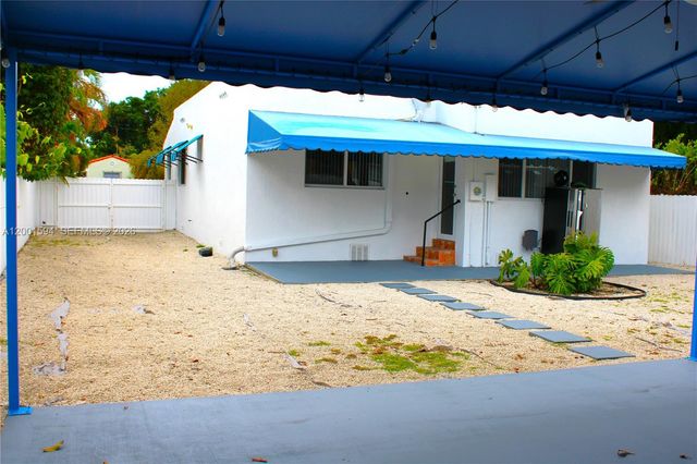 2253 SW 10th St, Miami, FL 33135