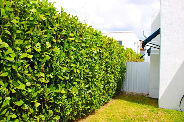 2253 SW 10th St, Miami, FL 33135