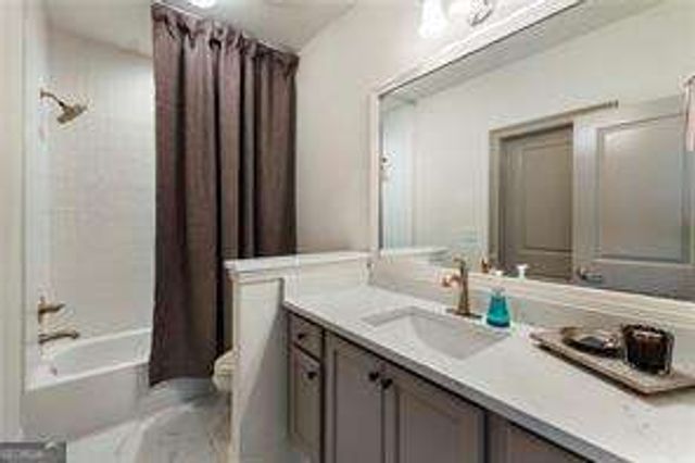 867 Perennial Drive 106, Atlanta, GA 30328
