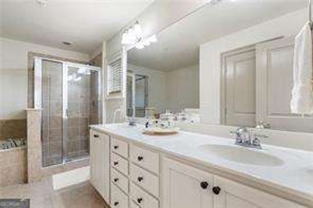 867 Perennial Drive 106, Atlanta, GA 30328