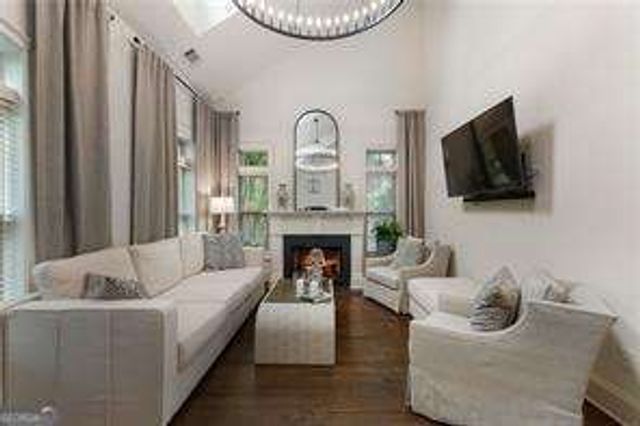 867 Perennial Drive 106, Atlanta, GA 30328