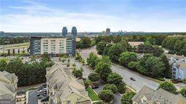867 Perennial Drive 106, Atlanta, GA 30328