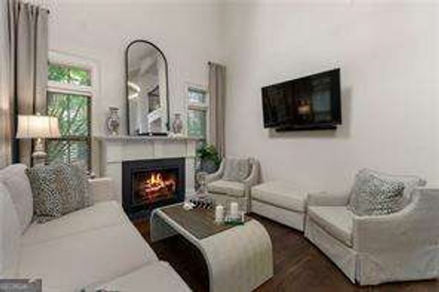 867 Perennial Drive 106, Atlanta, GA 30328